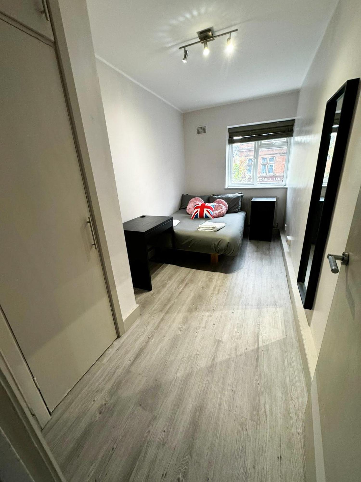 Cricklewood Apartment Londra Exterior foto